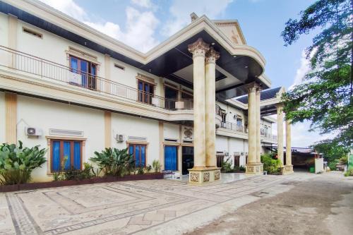 Jambi House | RedDoorz near Islamic Center Jambi