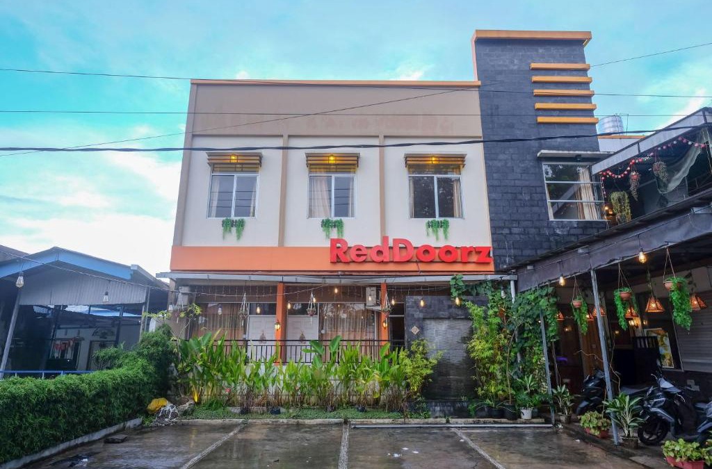 Manado City Centre House | RedDoorz near Jalan Wolter Monginsidi Manado