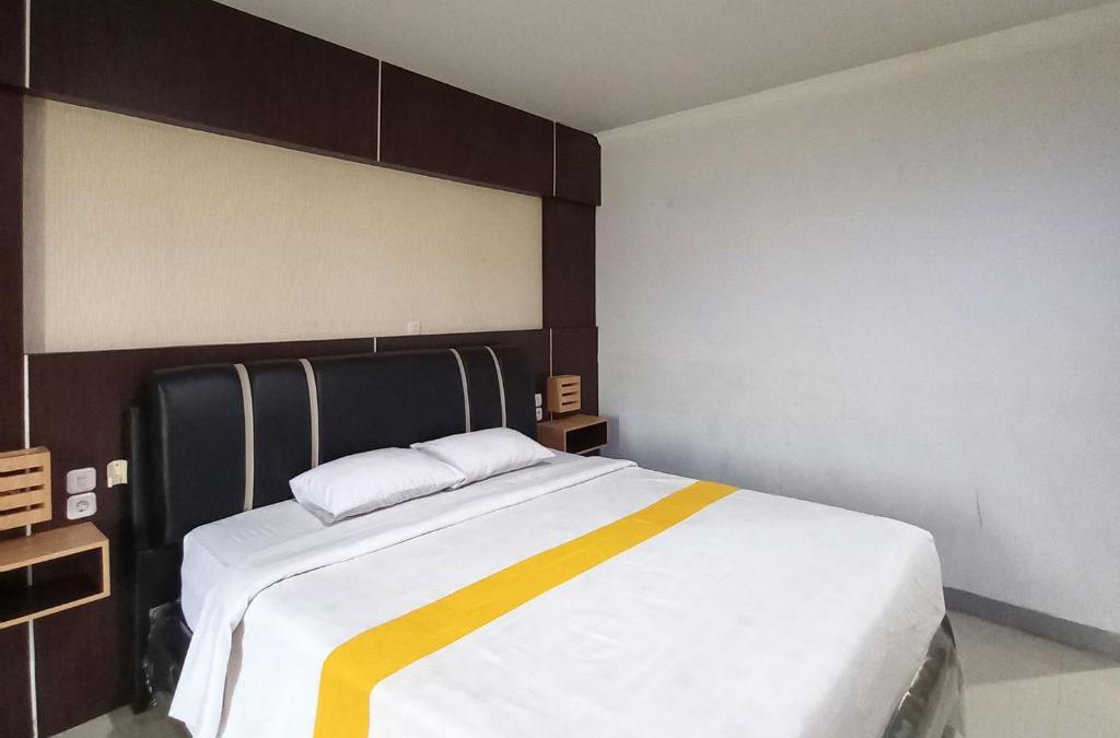 Poso Hotel | RedDoorz near Poso City Mall