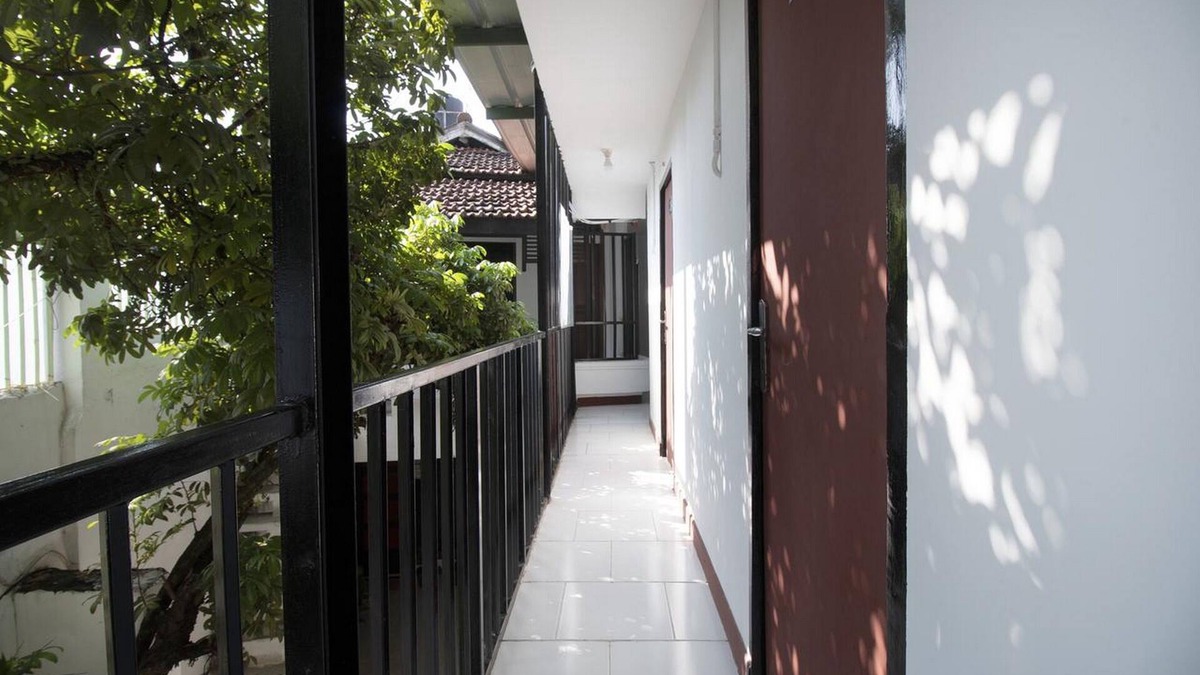 Bandung Hotel | RedDoorz near Riau Junction Mall 2