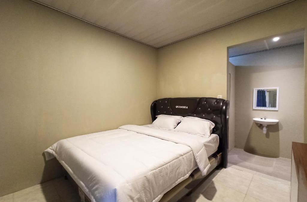 Metro Hotel | RedDoorz near Taman Merdeka Metro Lampung