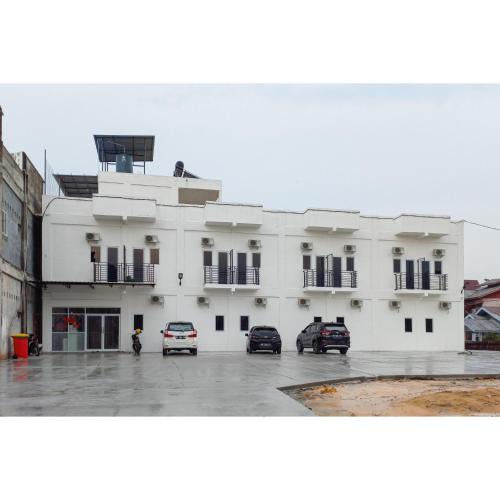 Dumai Hotel | RedDoorz near Terminal Roro Bandar Sri Junjungan