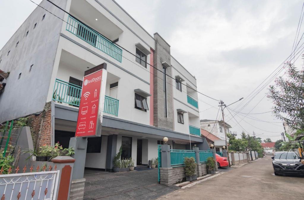 Bandung House | RedDoorz Plus at Buah Batu