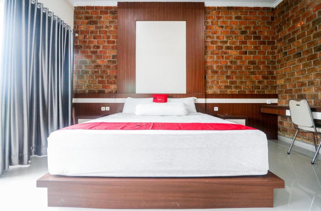 Medan Hotel | RedDoorz Plus near Kualanamu Airport Medan