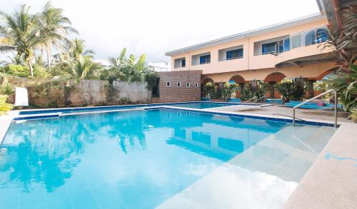 Luisiana Hotel | RedDoorz Plus near Municipality of Luisiana Laguna