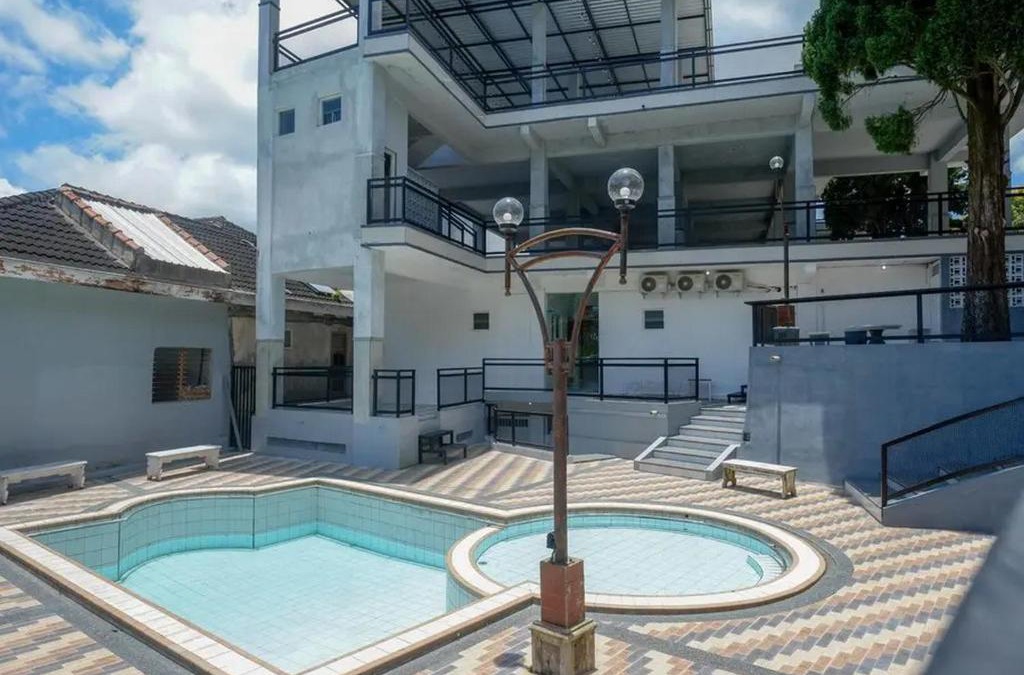 Batu Hotel | RedDoorz Plus near Taman Rekreasi Selecta 2