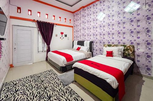 Lahat Hotel | RedDoorz Syariah at Anggia & Anaqi Homestay Pagar Alam