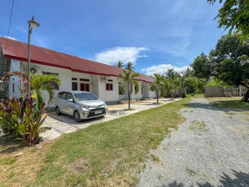 Ampana House | RedDoorz Syariah at Home Ampana Guest House Ampana Kota