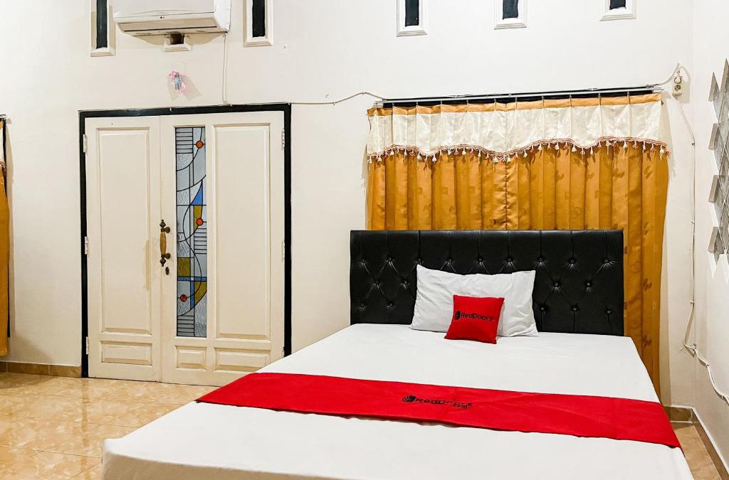 Kepanjen Hotel | RedDoorz Syariah At Santana Stasiun Kepanjen