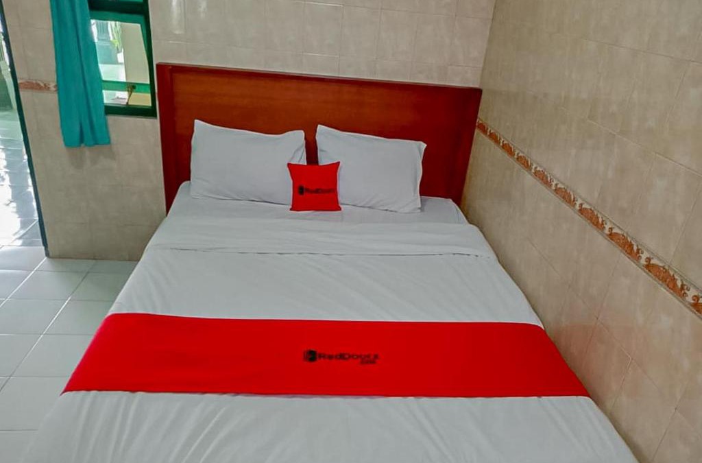 Pacitan Hotel | RedDoorz Syariah @ Hotel Sidomulyo Pacitan