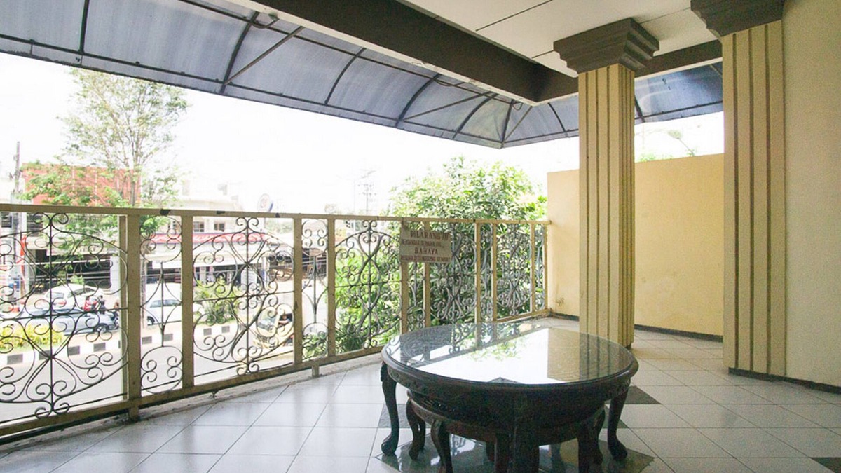Jember House | RedDoorz Syariah @ Jalan Gajah Mada