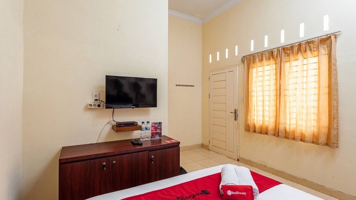 Medan House | RedDoorz Syariah @ Jalan Letda Sujono Tembung
