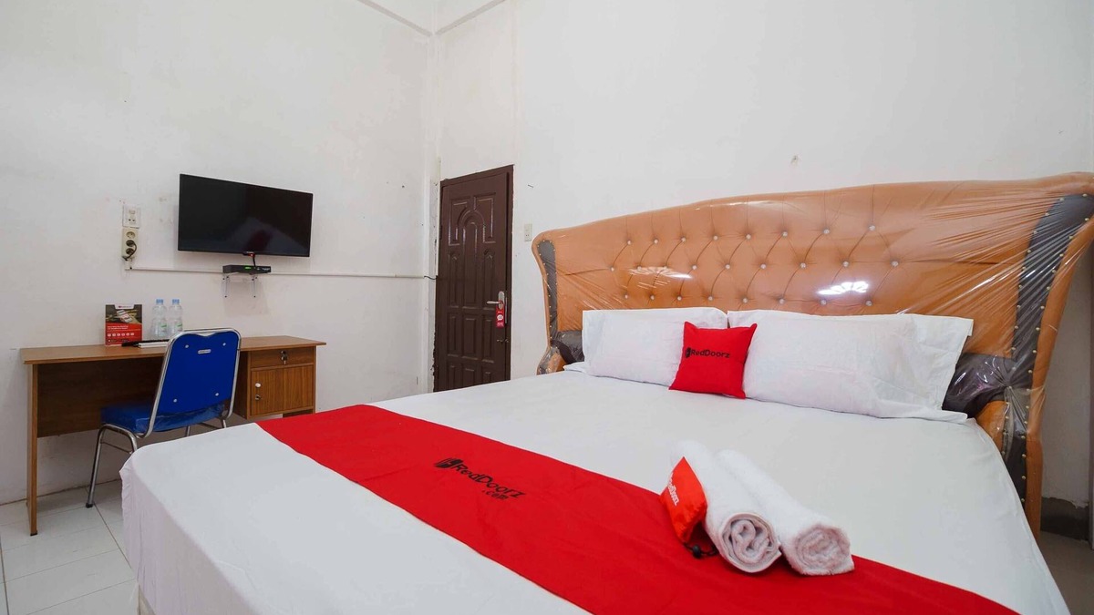 Kisaran Timur Hotel | RedDoorz Syariah near Stasiun Kereta Api Kisaran