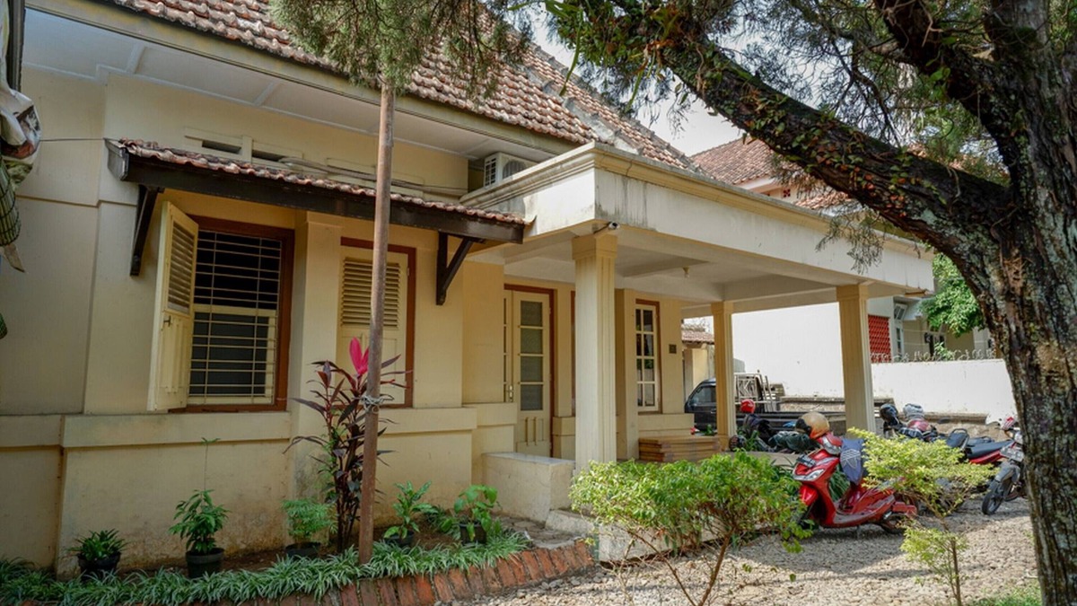 Banyumas House | RedDoorz Syariah near Alun Alun Purwokerto