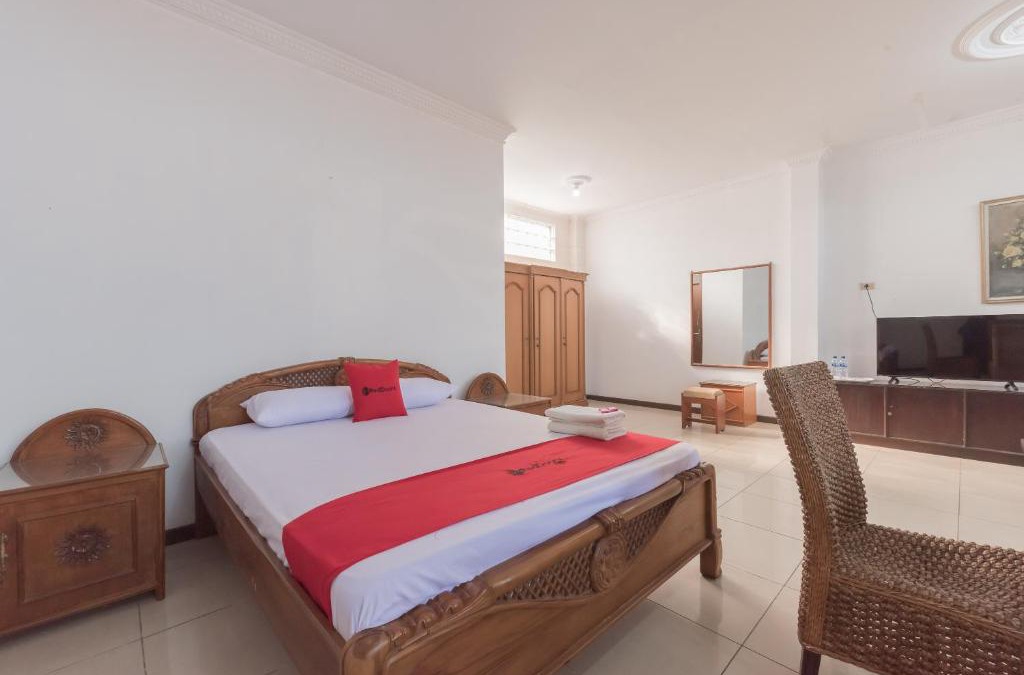 Kuningan Hotel | RedDoorz Syariah near Taman Kota Kuningan