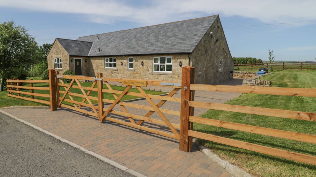 Hallington Cottage | REDE RIVER COTTAGE, with open fire in West Woodburn