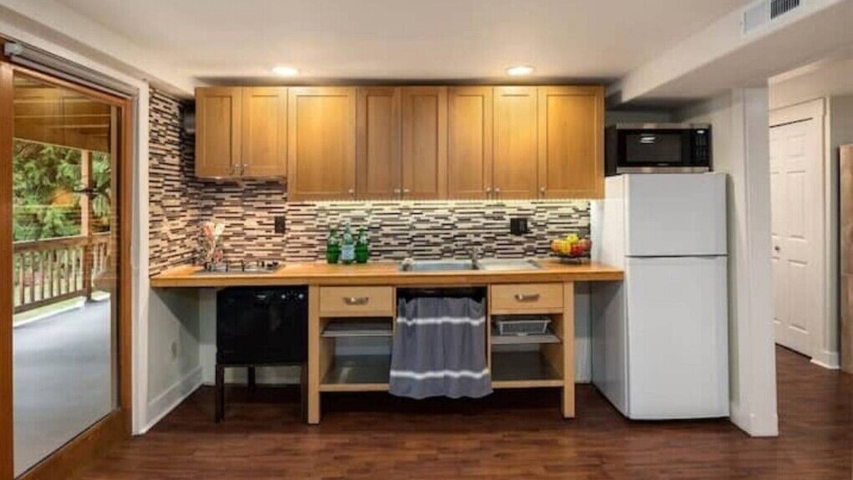 Union Hill-Novelty Hill House | Redmond, 2 Bedroom with Trickling Sound of Creek!n