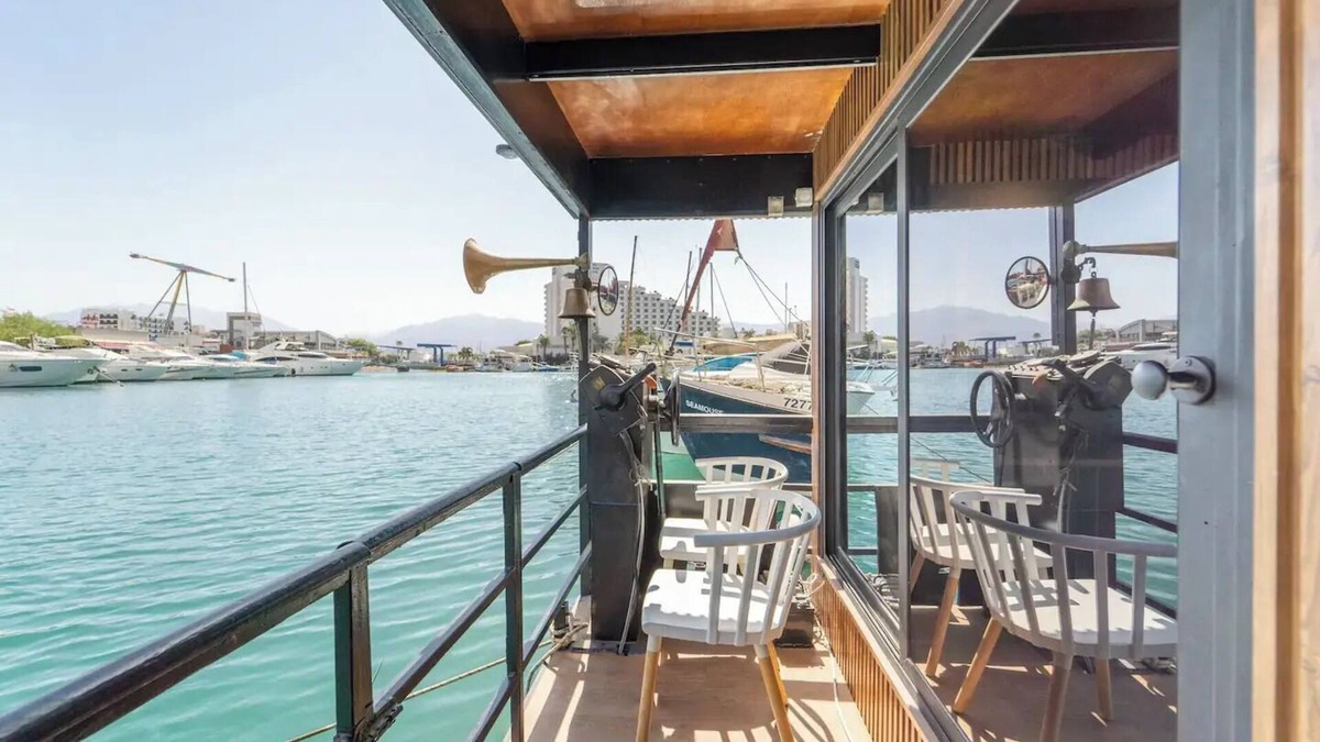 Negev Desert Boat Rental | RedSeaSuite Breakfast Included