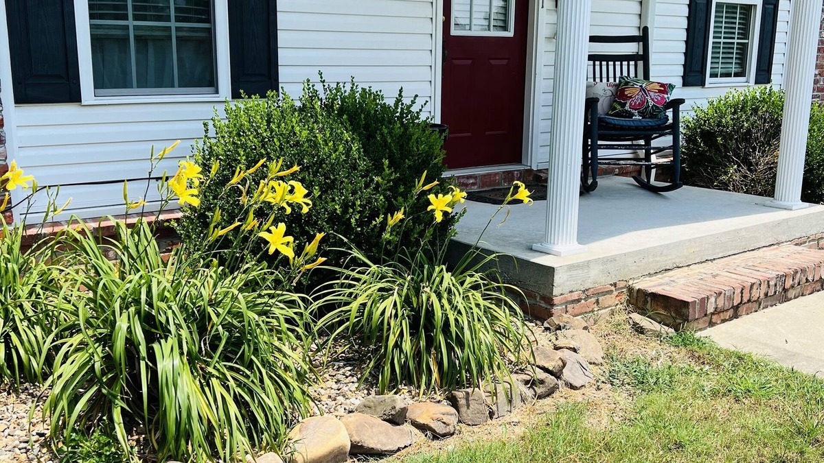 Mena House | Redstone Suites- Minutes To Everything. 2 Bd. 2 Bath Very Clean!