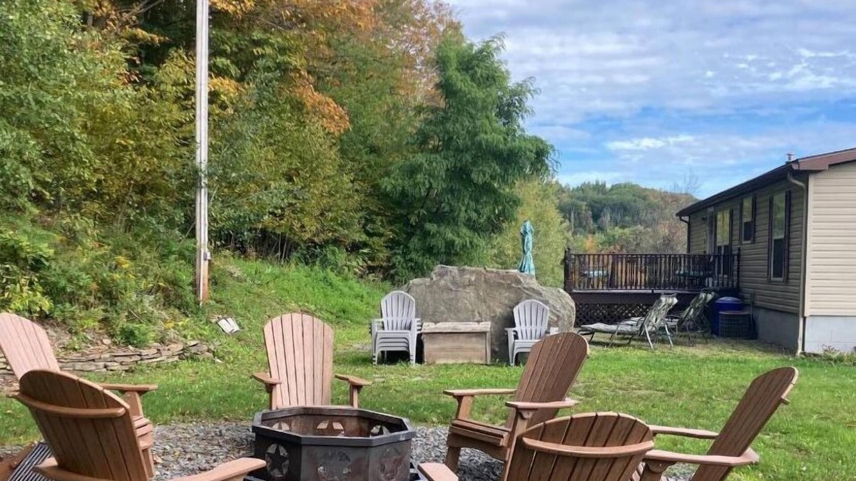 Sabinsville House | Redtail Haven: Your Gateway to Nature's Bounty