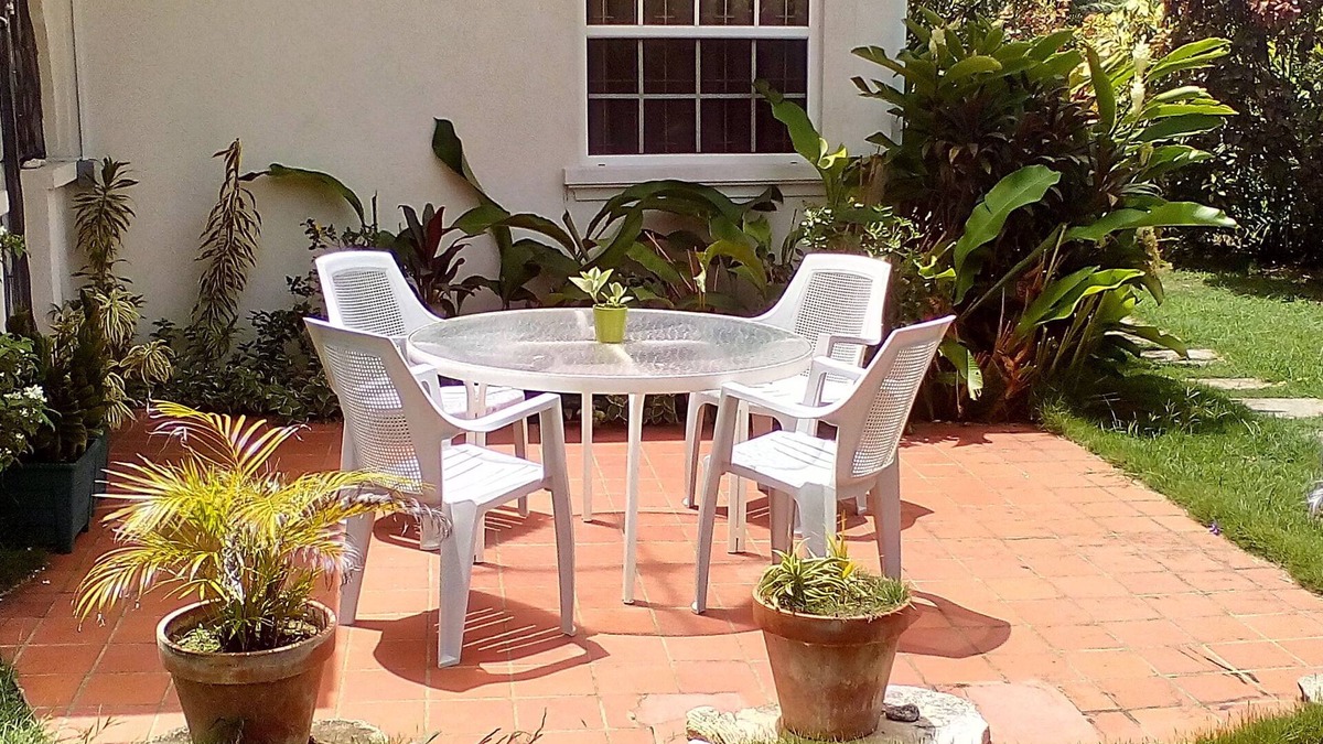 Sunset Crest Apartment | REDUCED RATES: Modern, Spacious 2-bedroom Apt, Close to Amenities, SUPER HOST