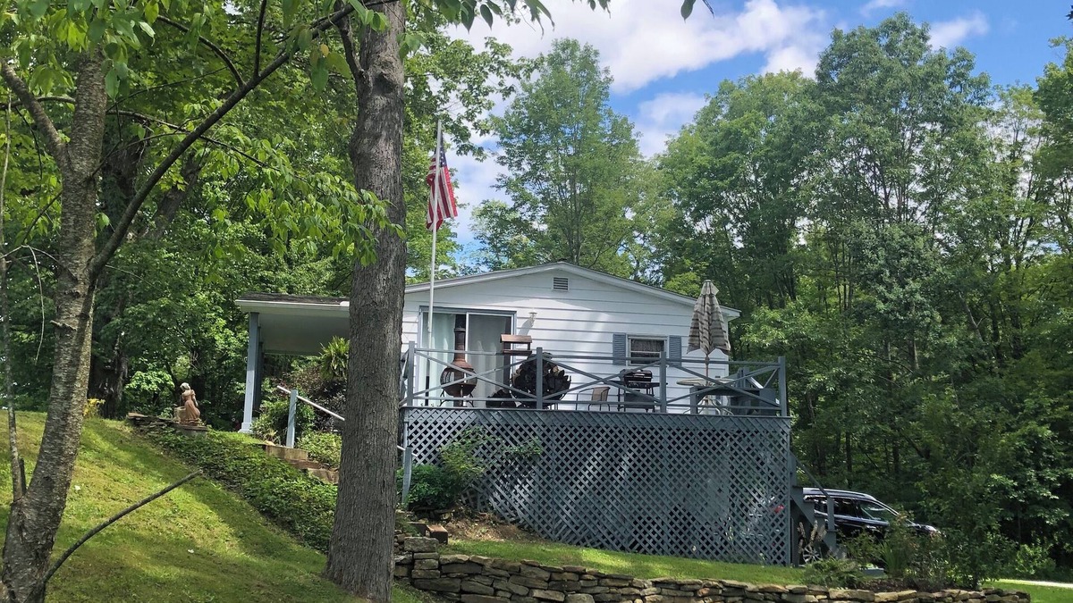 Byrnedale House | Reduced to $90.00 March-July week days