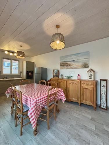La Cotiniere House | REDUCTIONS maison à 50m du port de pêche à partir de 70e nuit