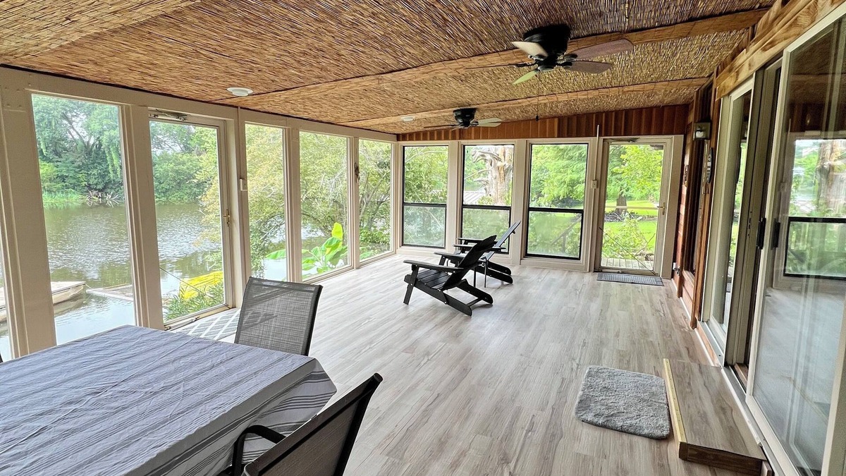 Flora House | Redwood Retreat situated on the peaceful Cane River.