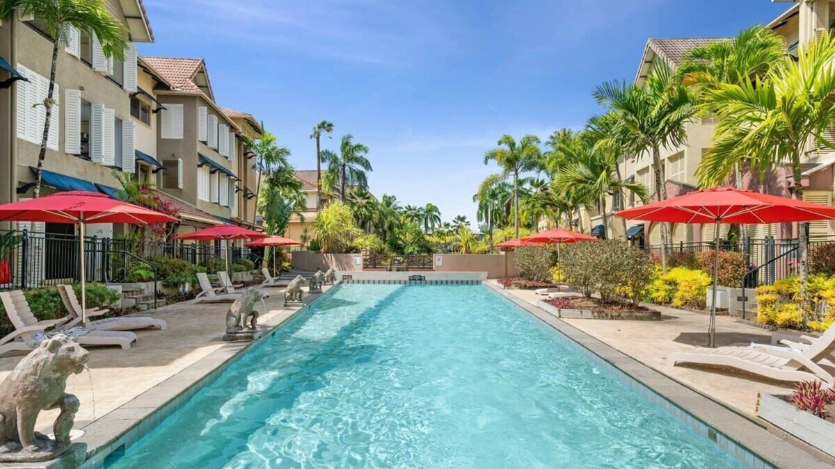 Edge Hill Apartment | Reef Apartment Cairns - 4 Pools, Resort & BBQ