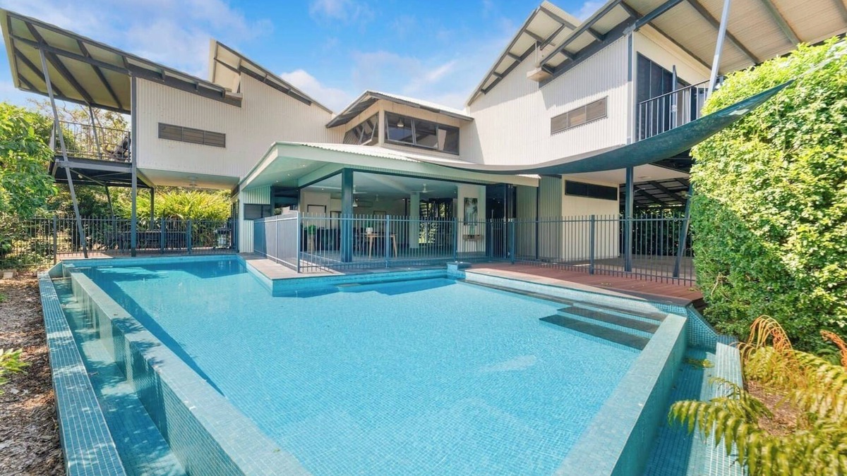 Nightcliff Villa | Reef Villa A Sprawling Waterfront Oasis