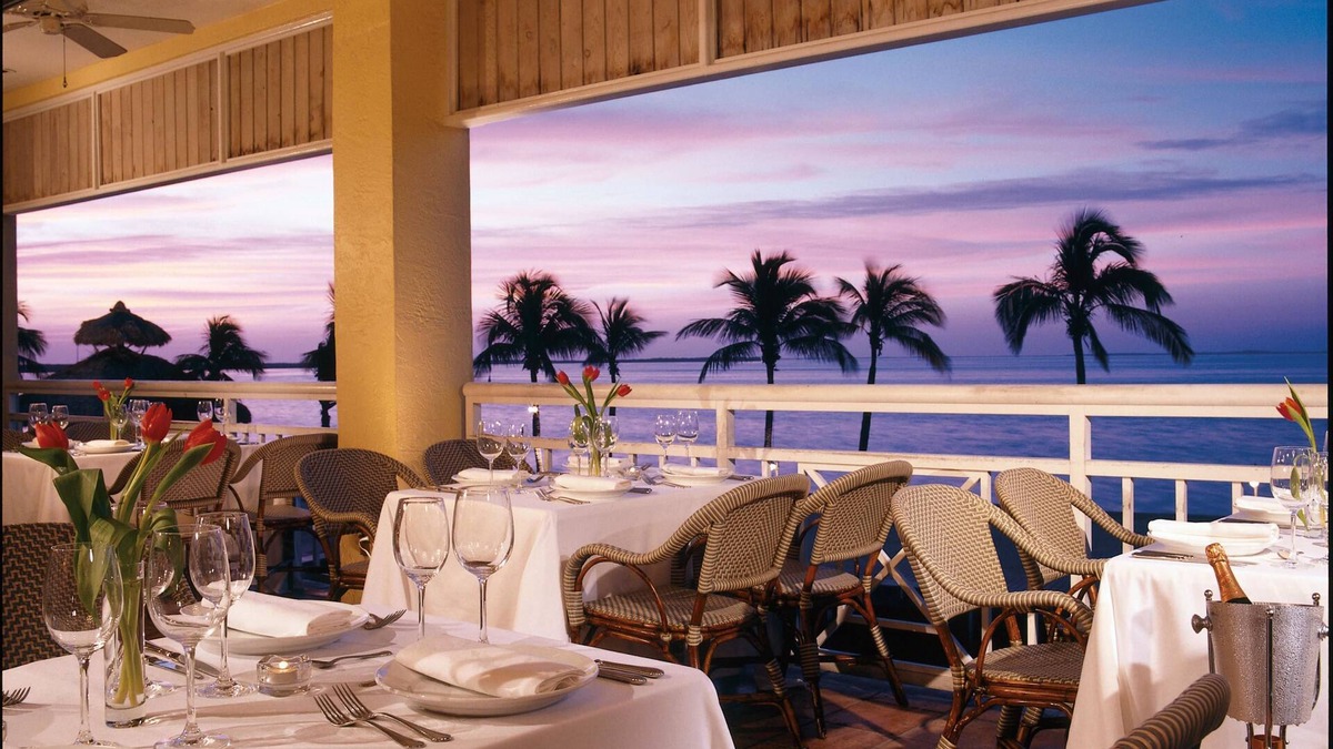 Anglers Park Hotel | Reefhouse Resort & Marina
