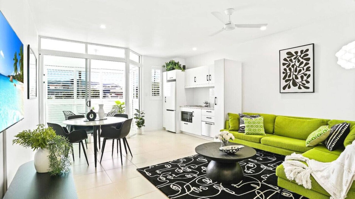 Cairns North Condo | Reefside at 201 Lake Street- Stylish City Apartment with Pool & Balcony Near Esplanade