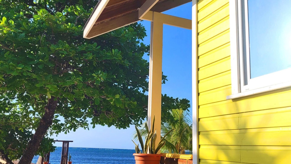 Roatan Cottage | Reefside Retreat Yellow Casita