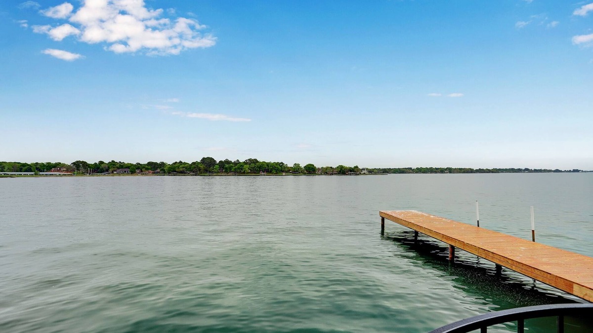 Seven Coves Condo | Reel in Romance ~ Lake Conroe ~ Fish off your balcony.