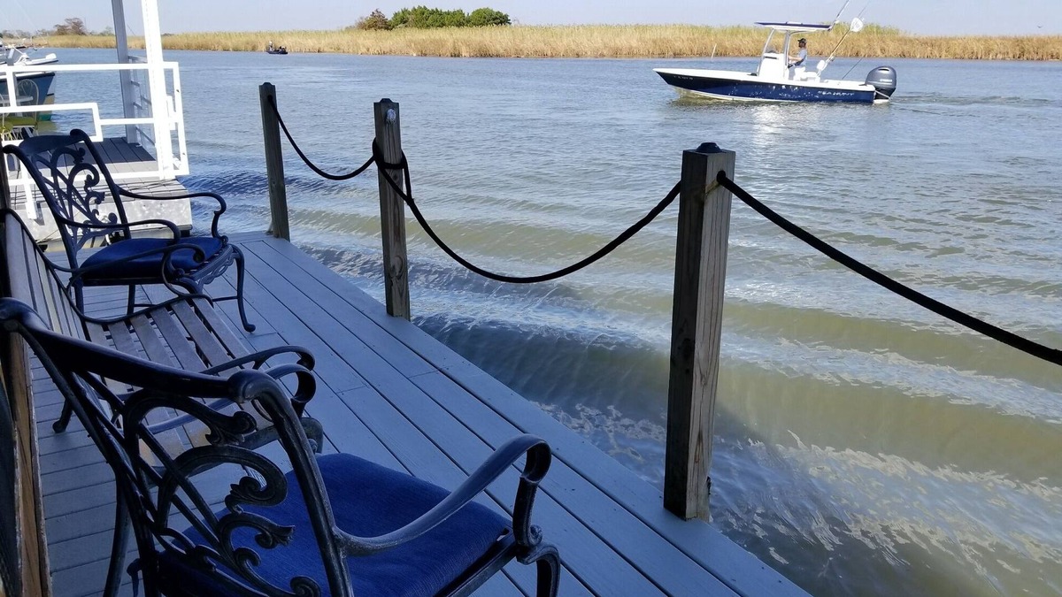 Apalachicola Boat Rental | REELAXATION 'A comfortable Cabin on Apalachicola River.'nNew Water Filtration