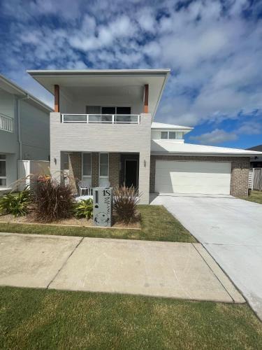 South West Rocks House | Reelaxing at The Rocks