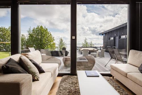 Reposaari Villa | Reelinki Seafront Villa Aava