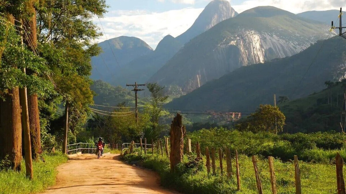 Araras Apartment | Refúgio Rústico em Condomínio Vilarejo das Cachoeiras