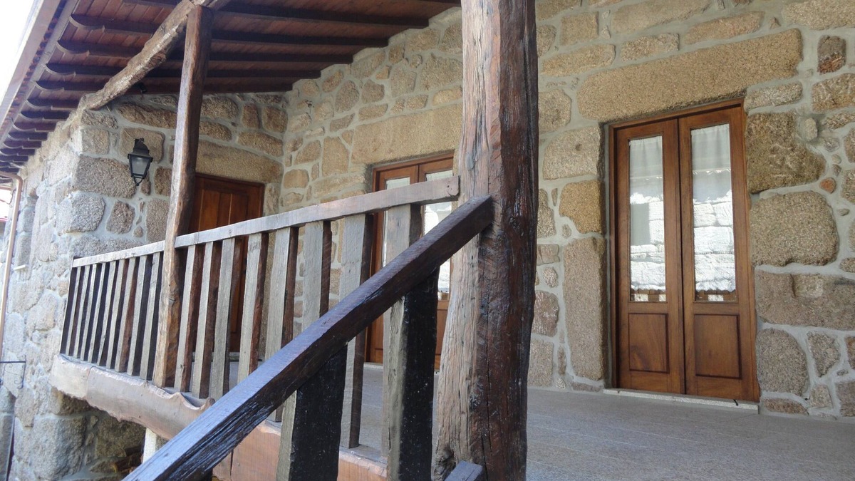 Campo de Gerez House | Refúgio da Geira - Holiday Home in Gerês for up to 7 people