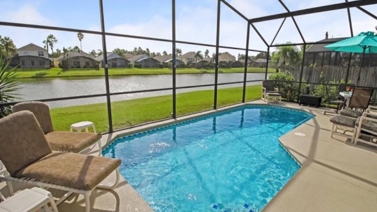 Lake Berkley House | Ref 09. Stunning villa private pool. Lake Berkley Resort.