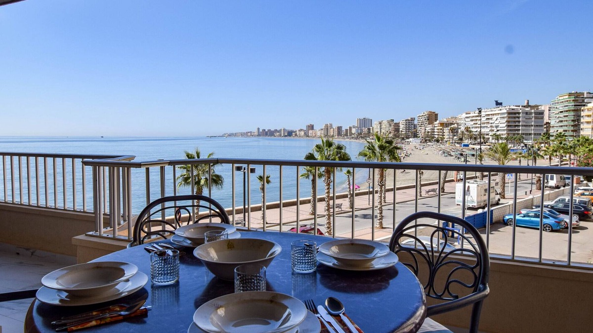 Torreblanca Apartment | Ref: 289 Beautiful modern seafront apartment in Torreblanca with great views