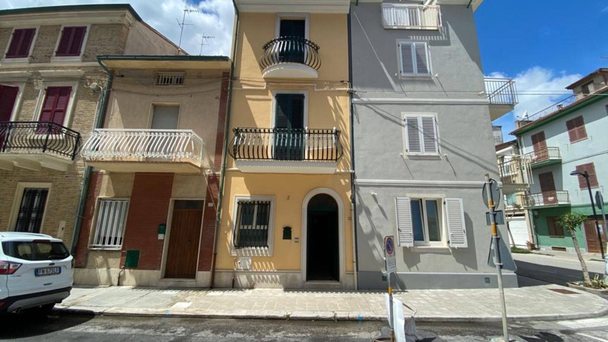 Villa Musone Apartment | REF. 88 - GASSA SPAGNOLA - Double bedroom with balcony in Guest House Frangimare