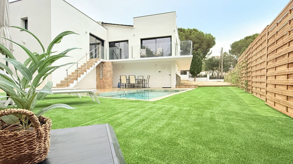 El Mas Fumats Villa | Ref. Nav33 - BEAUTIFUL AND SPACIOUS VILLA WITH POOL AND SEA VIEWS