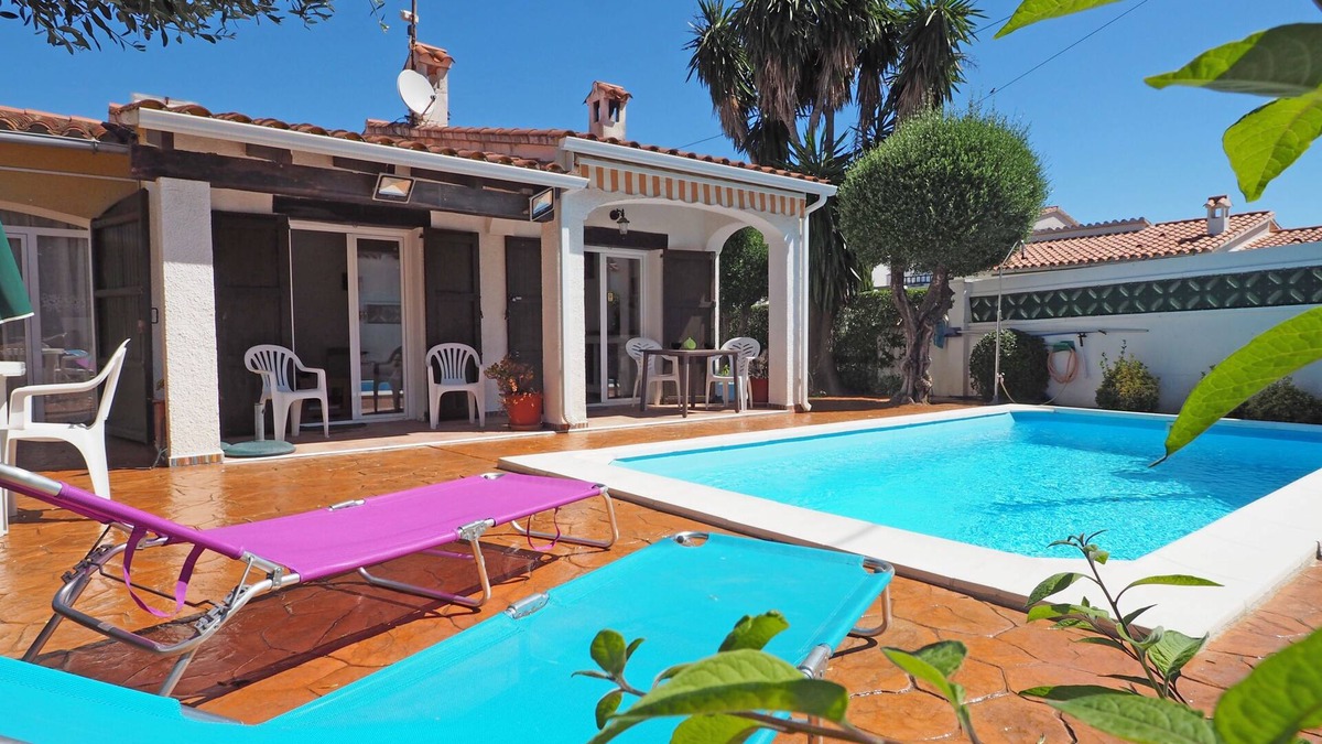 L'Escala House | Ref. PALAU 3: Cosy house with private pool and wifi.