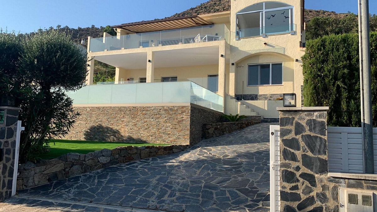 El Mas Fumats Villa | Ref. Zar07 - Completely renovated villa with lovely private pool