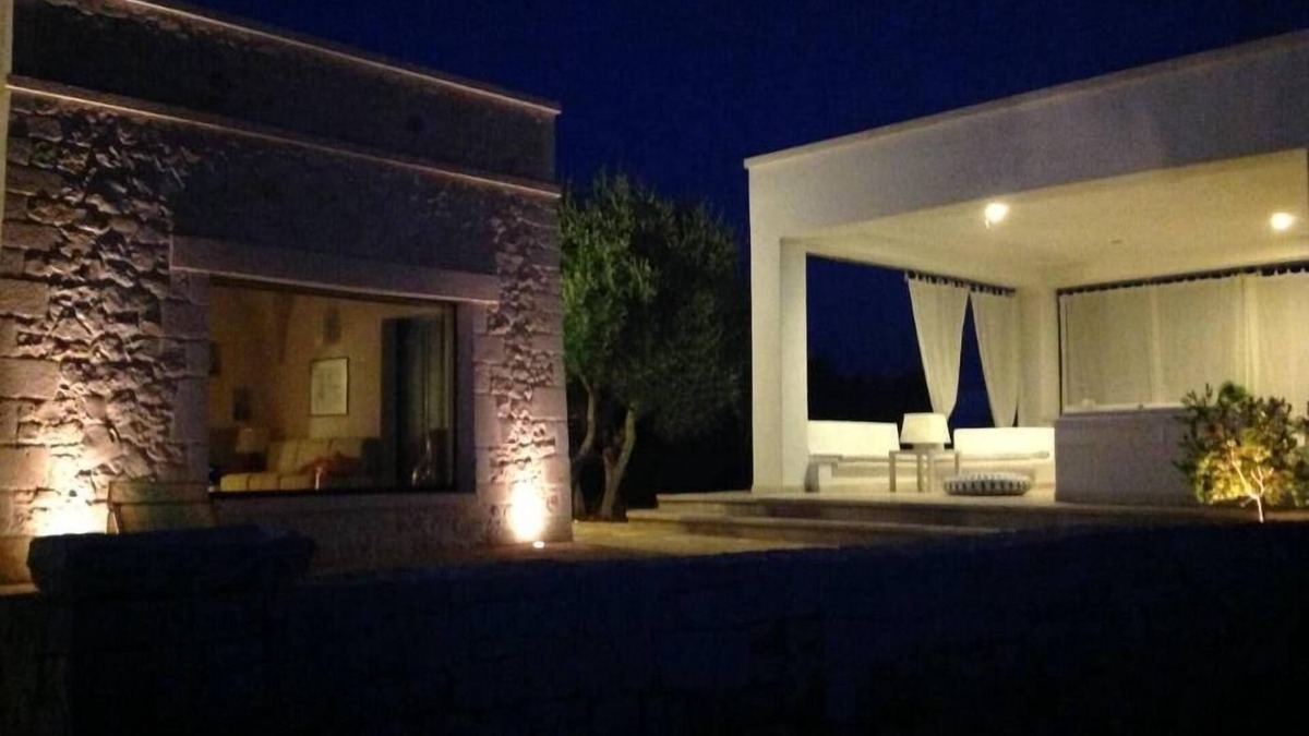 Ostuni Villa | Refined house with a large patio overlooking the expanse of olive trees, outdoor stereo system