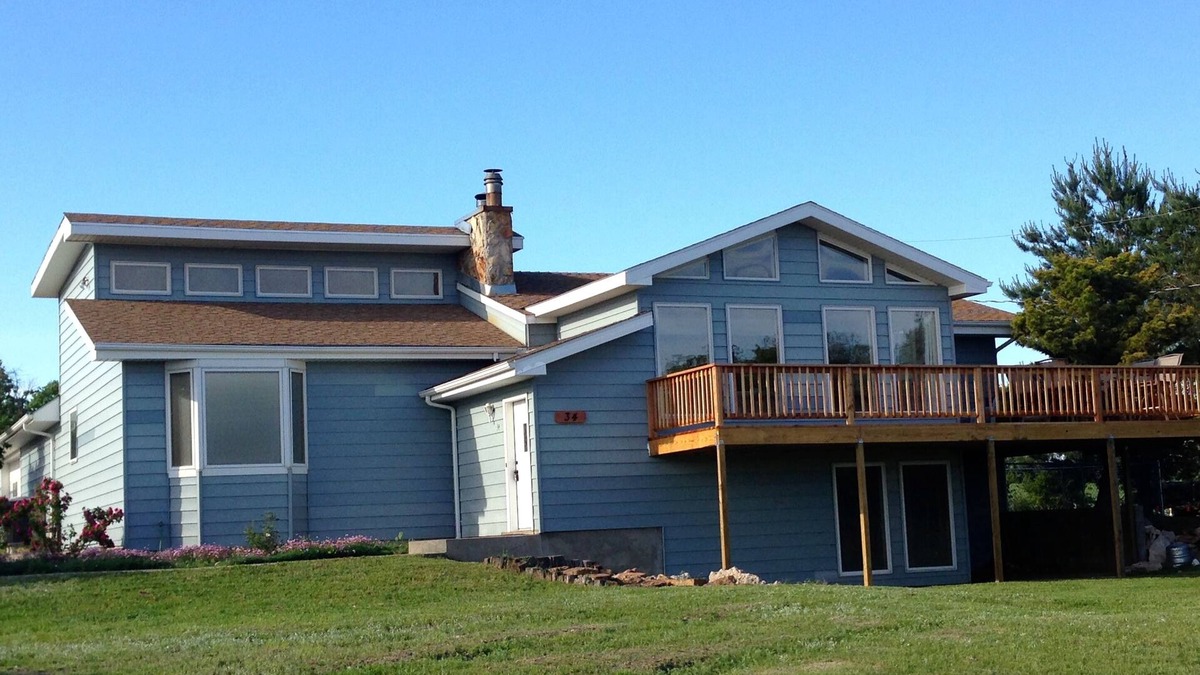 Lemoyne House | Reflections @ Lake Mac, 4 Bedroom 3 Bath, Lake Home