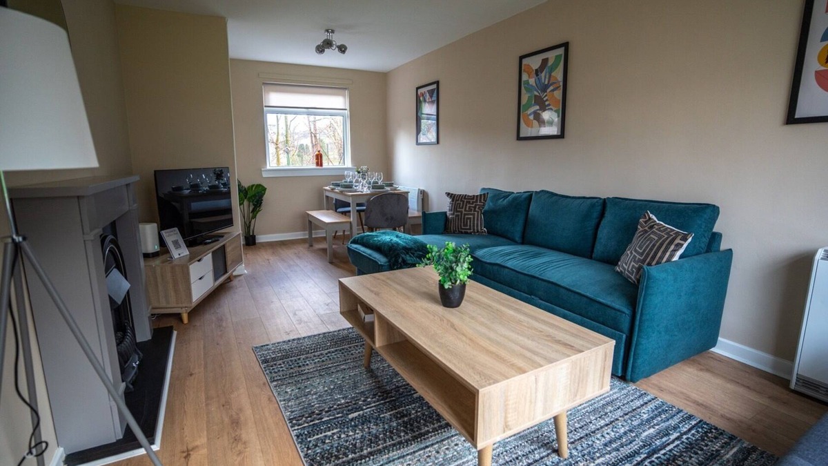 Glasgow Apartment | Refreshing Modern Apartment in Grangemouth