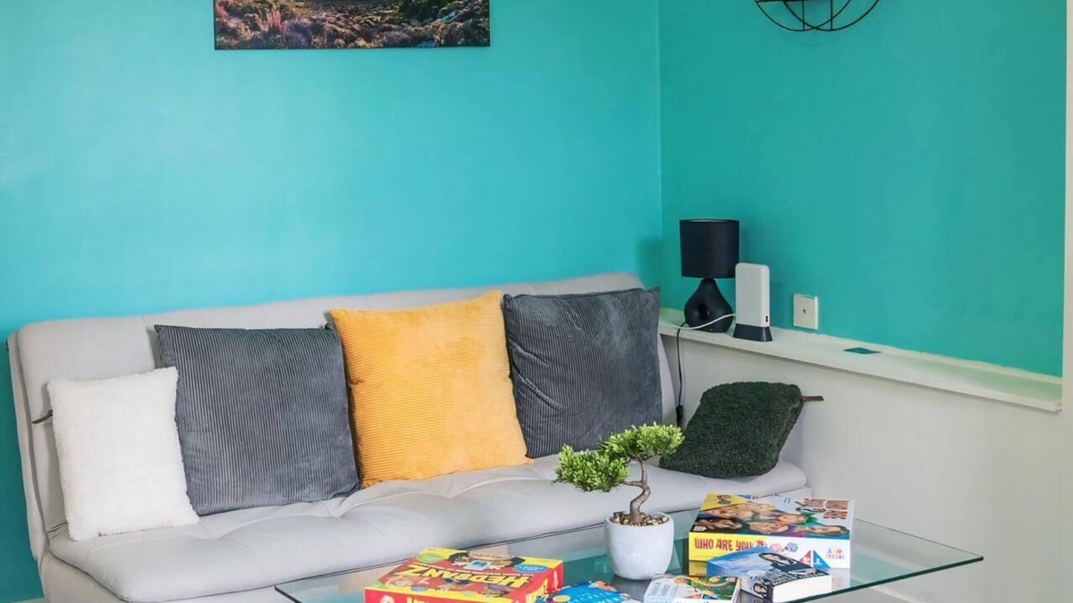 Falkirk Apartment | Refreshing Modern Apartment in Falkirk