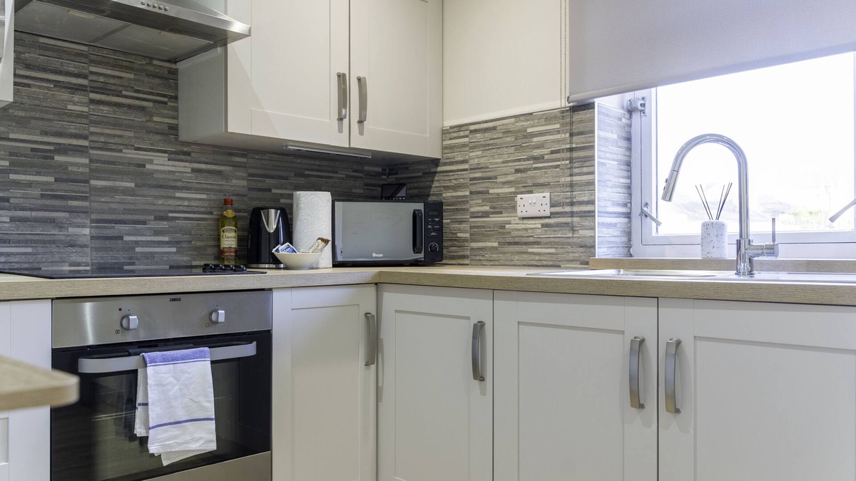 Lanark Apartment | Refreshing Modern Apartment in Lanark